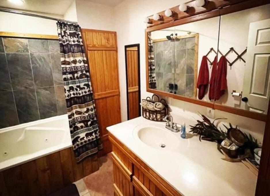 יוריקה ספרינגס The Hideaway At Bear Mountain Log Cabins מראה חיצוני תמונה