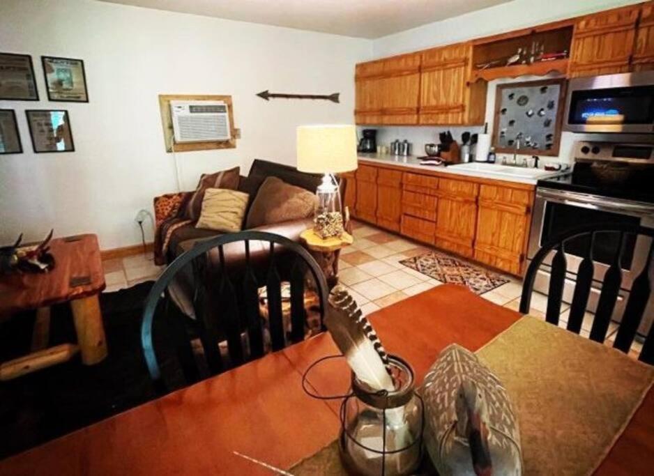 יוריקה ספרינגס The Hideaway At Bear Mountain Log Cabins מראה חיצוני תמונה